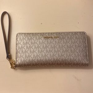 NWT Michael Kors Travel Continental Wallet.
